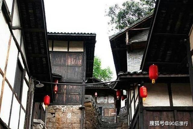 【劳务输转】衙下集镇：抢抓招聘会有利契机，积极输转适龄青年